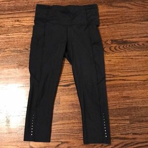 Size 6- Lululemon cropped legging